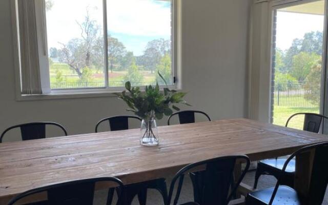 Stones Throw Hunter Valley 3mins to Cellar Doors