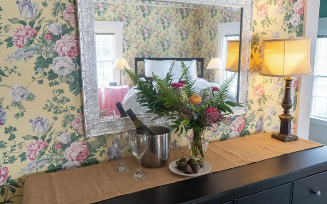 The White Gables Inn