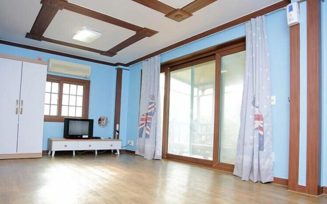 Bandi Hwangto Pension