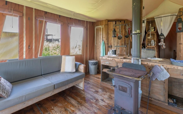 Unique, Comfortable Tent Houses on a Small Holiday Park a 5 Minute Walk From the sea