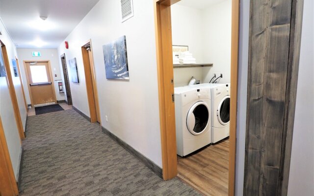 Apex Mountain Lodge Suite 4 Bedrooms 2 Bathrooms Condo