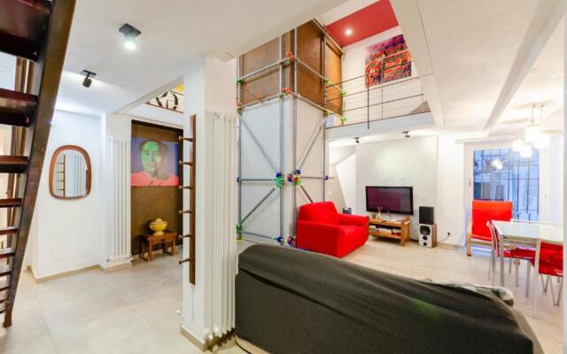 ALTIDO Vibrant Open-Plan Apt for 6 in Historic Centre