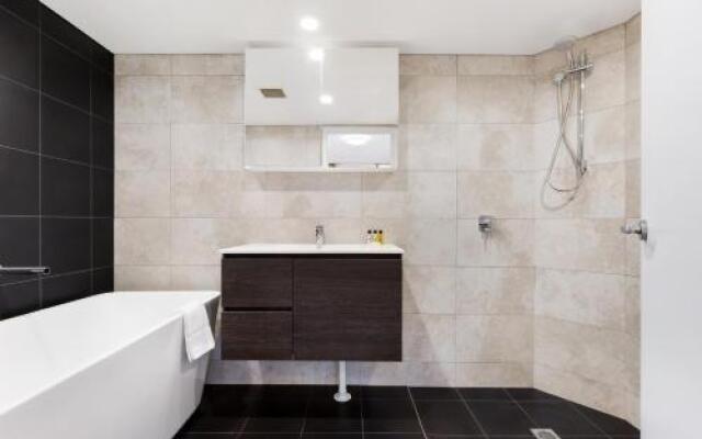 Woolloomooloo Self Contained Modern Apartment