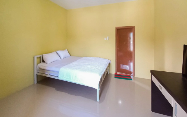 FARAH Homestay Syariah Mitra RedDoorz – Guest Rooms – Pekanbaru