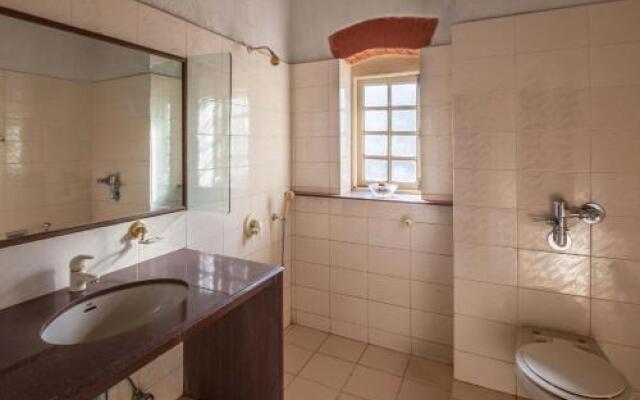 Retreat on Cloud 9 by Vista Rooms