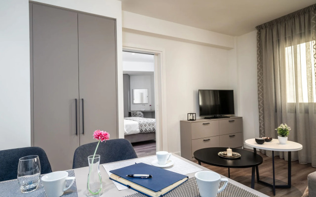 Urban Nest - Suites & Apartments