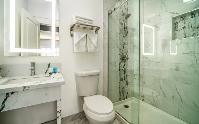 Rodeway Inn & Suites Pasadena