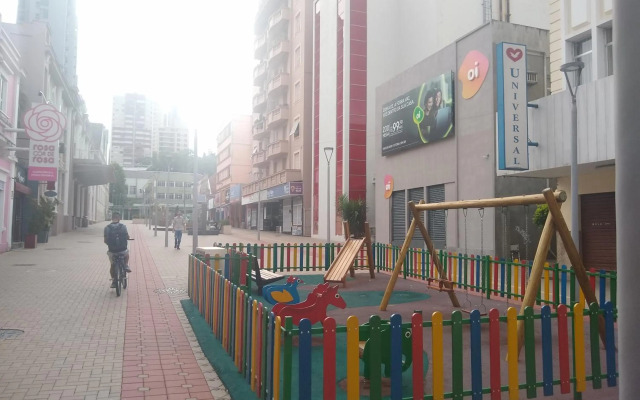 Quarto aconchegante em Apê, no Calçadão