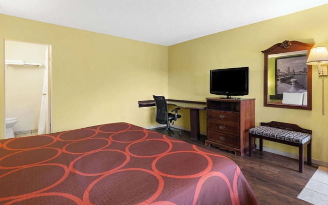 Super 8 by Wyndham Youngstown/Girard