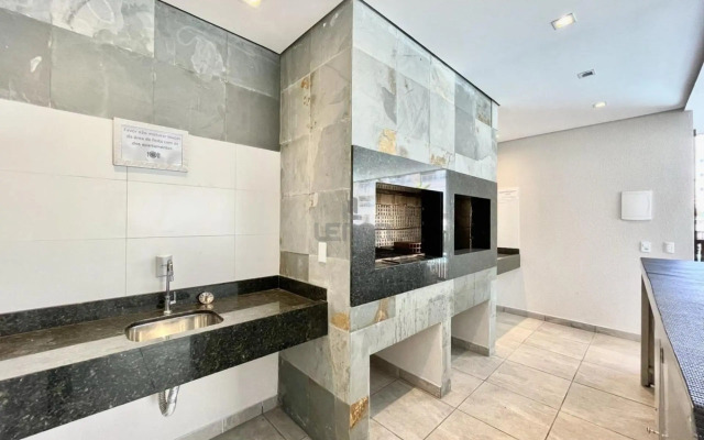 021 - Lindo Residencial com Piscina e Jacuzzi em Bombas