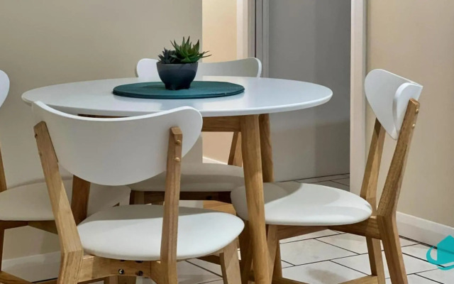 Caves Getaway - Pool and beach