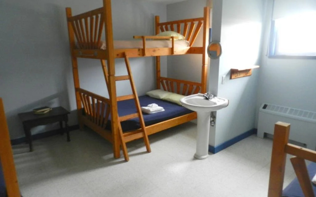 Auberge De Douglastown Hostel