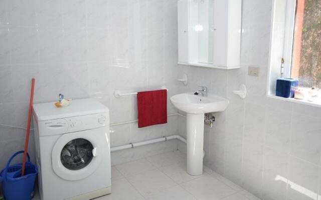 Apartment - 4 Bedrooms with Sea views - 107766