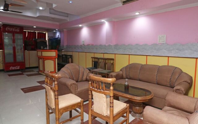 OYO 26906 Hotel Tarang