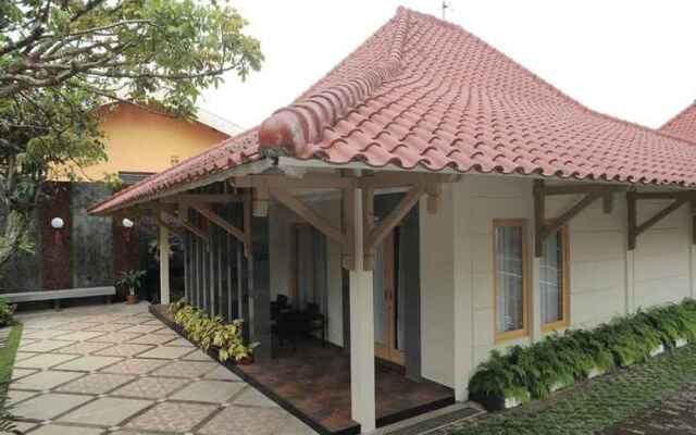 Nuwis Hotel & Convention