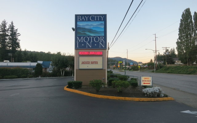 Bay City Motor Inn