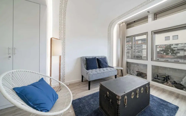 Drapes Design Apartments III by An Island Apart