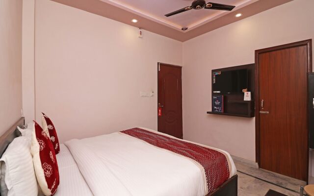 Oyo 13136 Hotel Taj Ansh 2