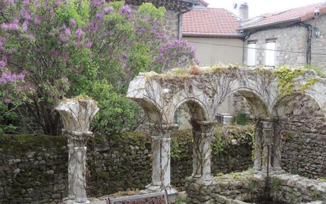 LAncien Couvent de Nozières