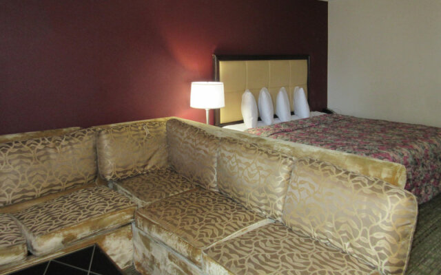 Rodeway Inn & Suites