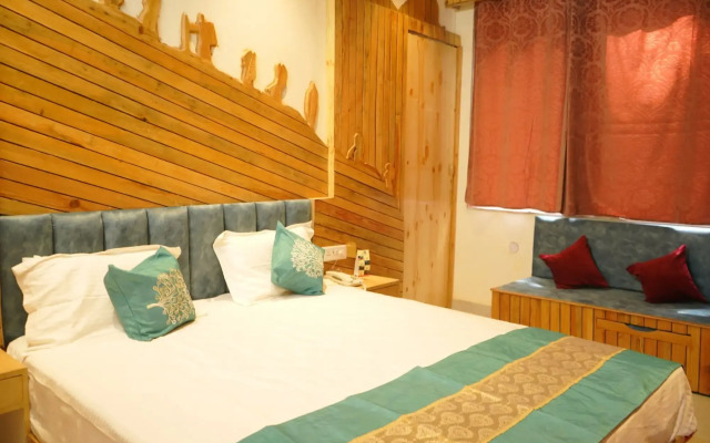 Hotel Gandhi's Paradise
