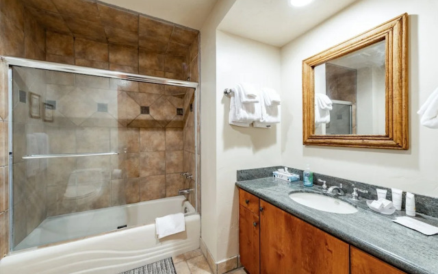 Park Avenue 3 Bedroom Condominiums