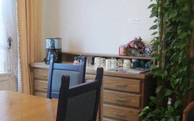 Kelowna Okanagan Lake Hostel