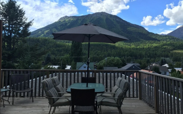 Snow Valley Lodging