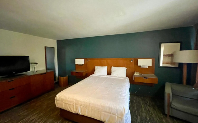 Portside Inn & Suites