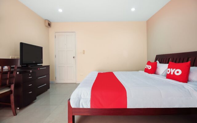 OYO 274 Meesook Residence