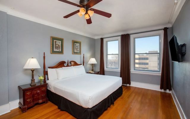 MarQueen Hotel
