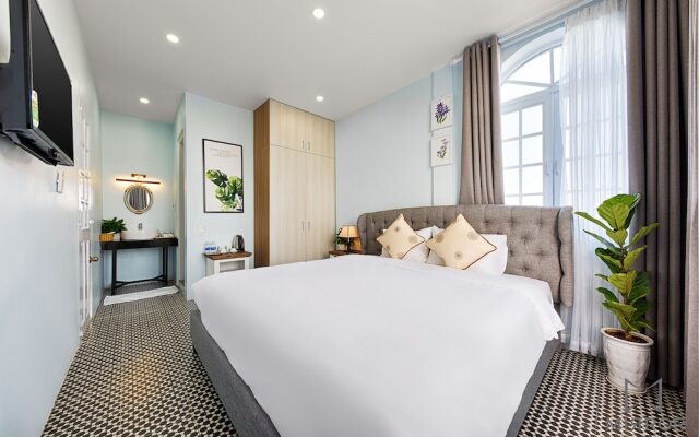 The Mirror Danang Hostel