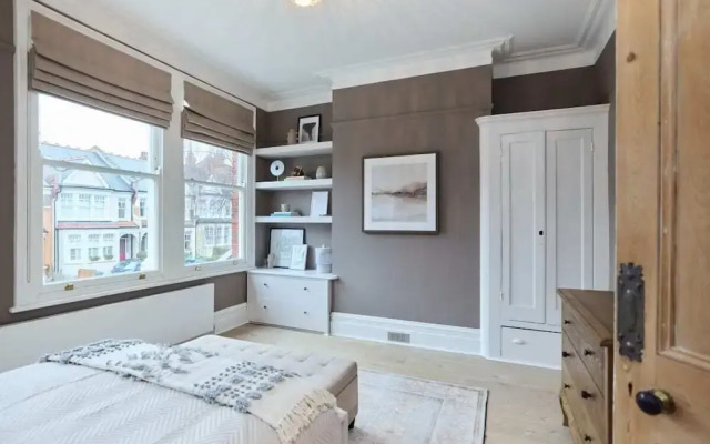 The Rosebery Retreat - Inviting 4bdr With Garden