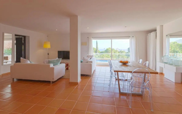 Villa Serretes