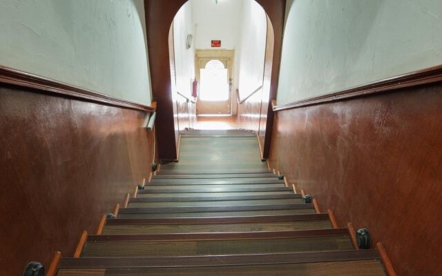 Garcias Suites & Hotel