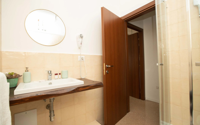 Abstract Apartment M84