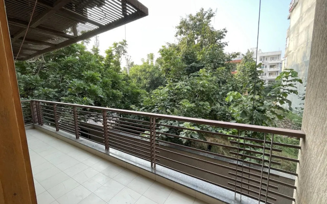 Saltstayz Select - Galleria Market & Golf Course Road