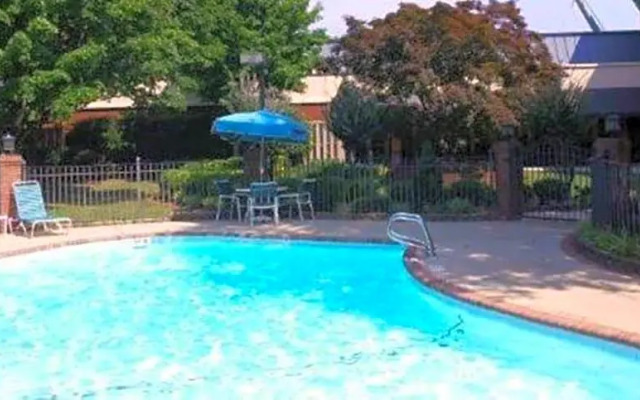 Holiday Inn Gainesville-Lanier Centre