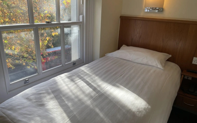 Orchard Hotel