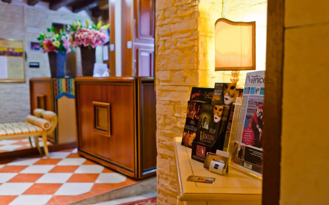 Hotel Henry