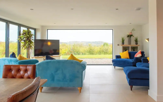 Beautiful Barn Conversion-Escape for 12