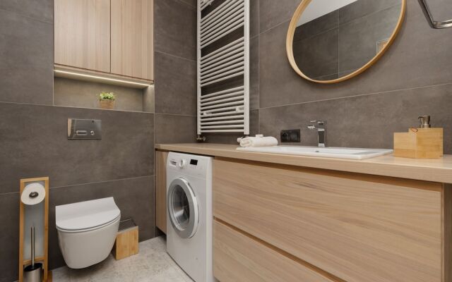 Lux Apartment Manufaktura by Renters