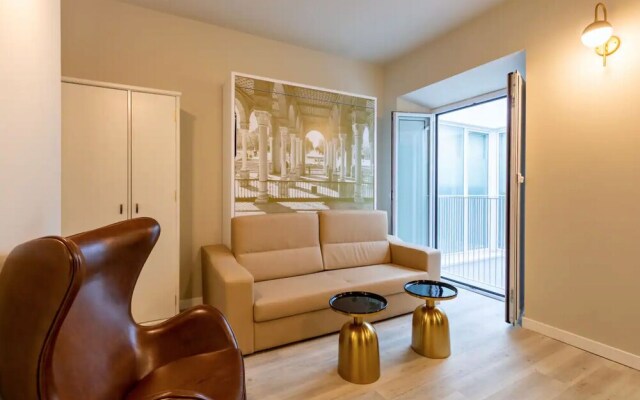 Harinas Central Apartments by Valcambre