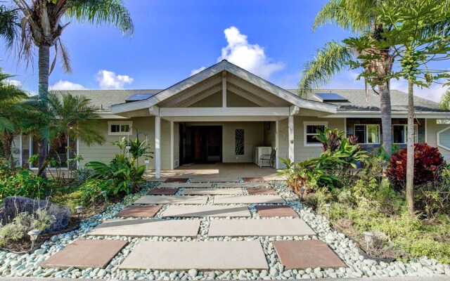 Kailua-kona House w/ Balcony & Ocean Views!