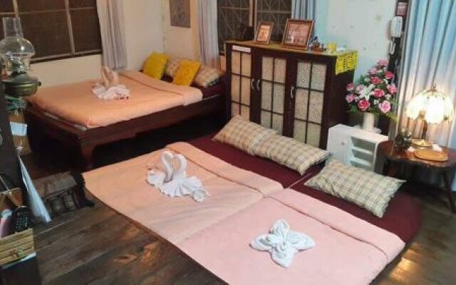 Norachan Guesthouse - female only