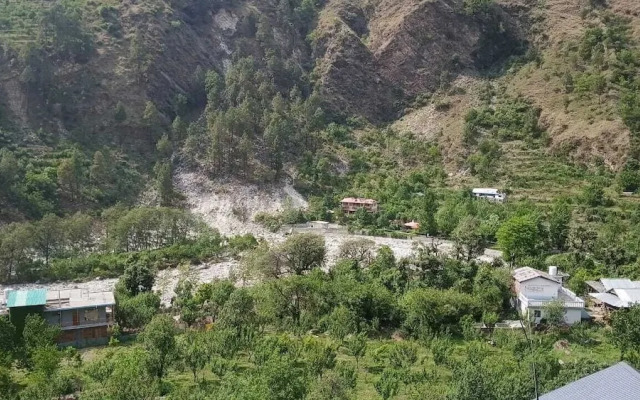 Tirthan Villa Resort