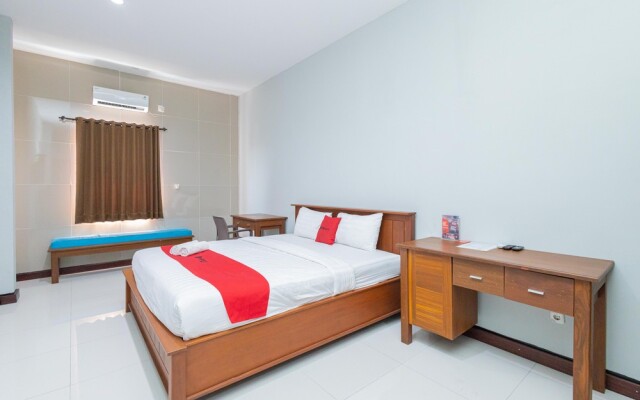 RedDoorz near Universitas Wijaya Kusuma Surabaya 2