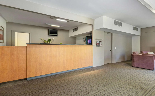Knox International Hotel & Apartments