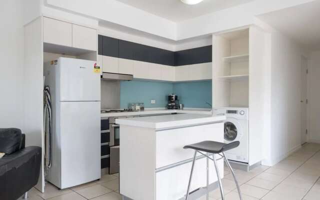 Peaceful 1 Bedroom Apartment with Parking