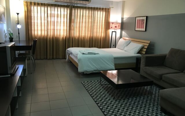 Sathorn Terrace Apartment